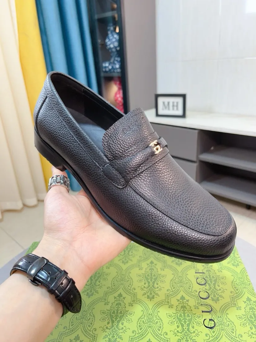 Men's shoes 💰500🌹🌹Niuli [GUCCI Gucci] A new style of formal men's leather shoes is coming~ The original quality upper is made of patent leather imported from Italy, the leather is soft and delicate, comfortable and soft first-layer cowhide lining, rubber wear-resistant outsole, the shoe shape is dignified and domineering, and the luxury charm cannot be concealed! The natural and free nouveau riche leads the trend. Code number: 38-44